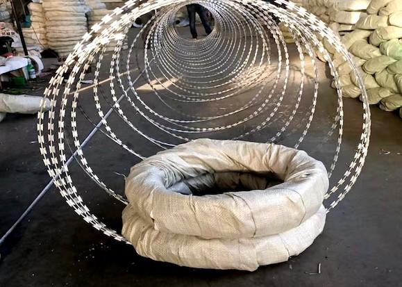 Convenient Construction Stainless Steel Razor Wire Snake Belly Spiral Barbed