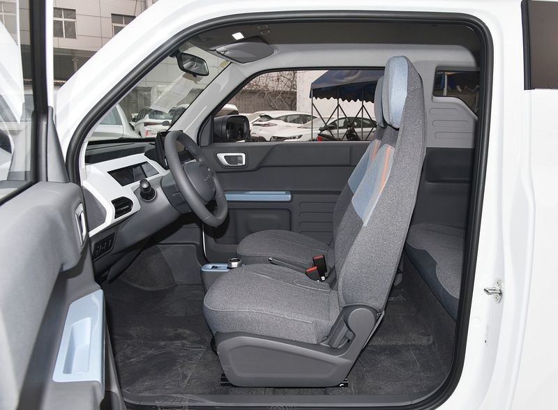 Geely Panda Mini EV Cars 4 Seats Hatchback Electric New Energy 120km NEDC