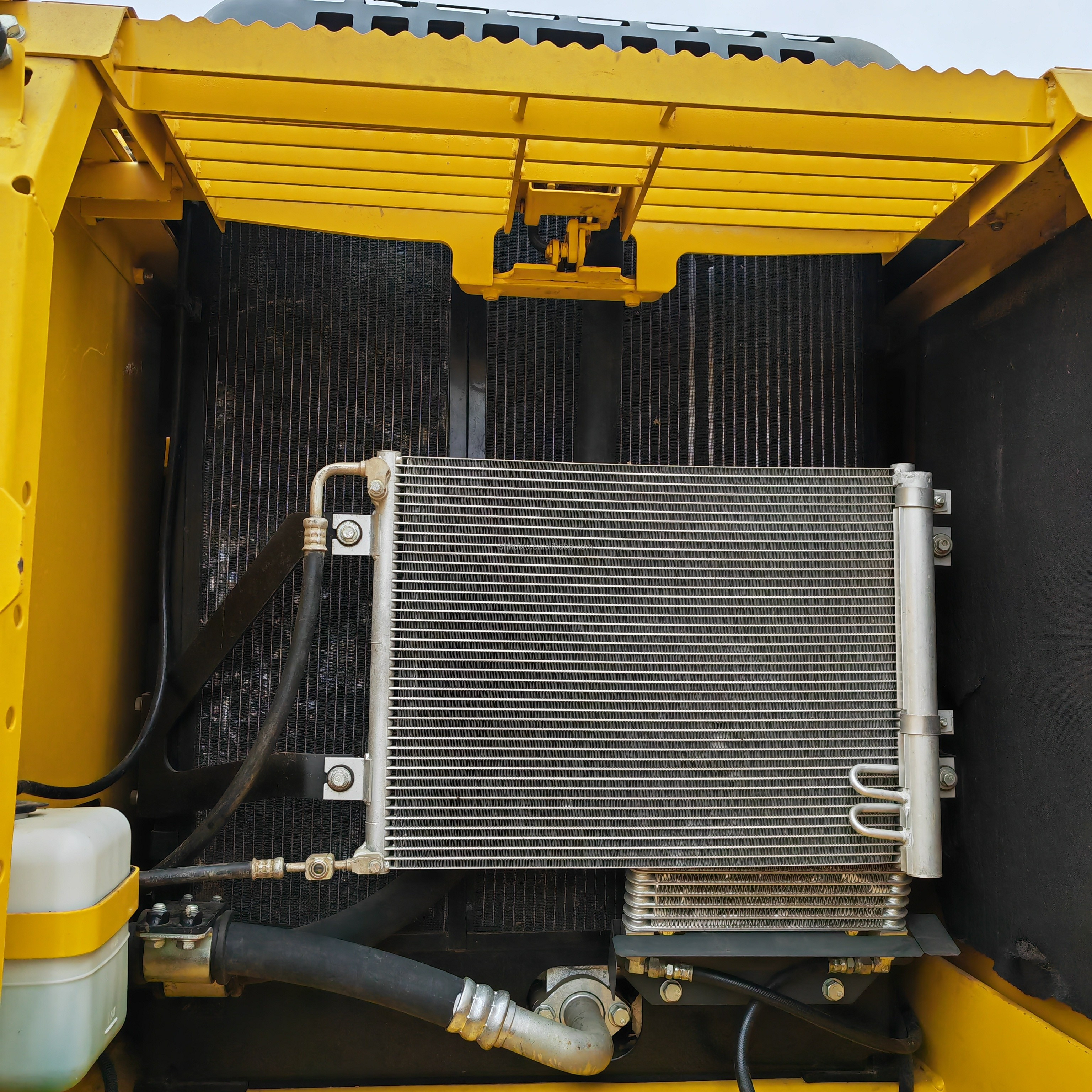 Second hand KOMATSU240-8MO excavator good condition used machine hot sale