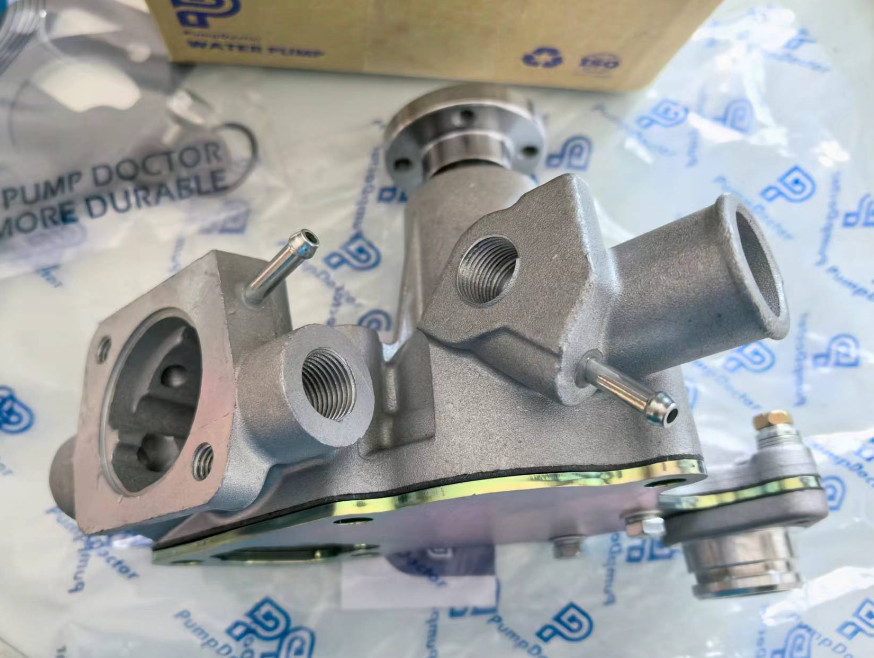 Alloy Steel Power Transmission Water Pump / Internal Combustion Rings 3TNV82 Water Pump Assy 119802-42002