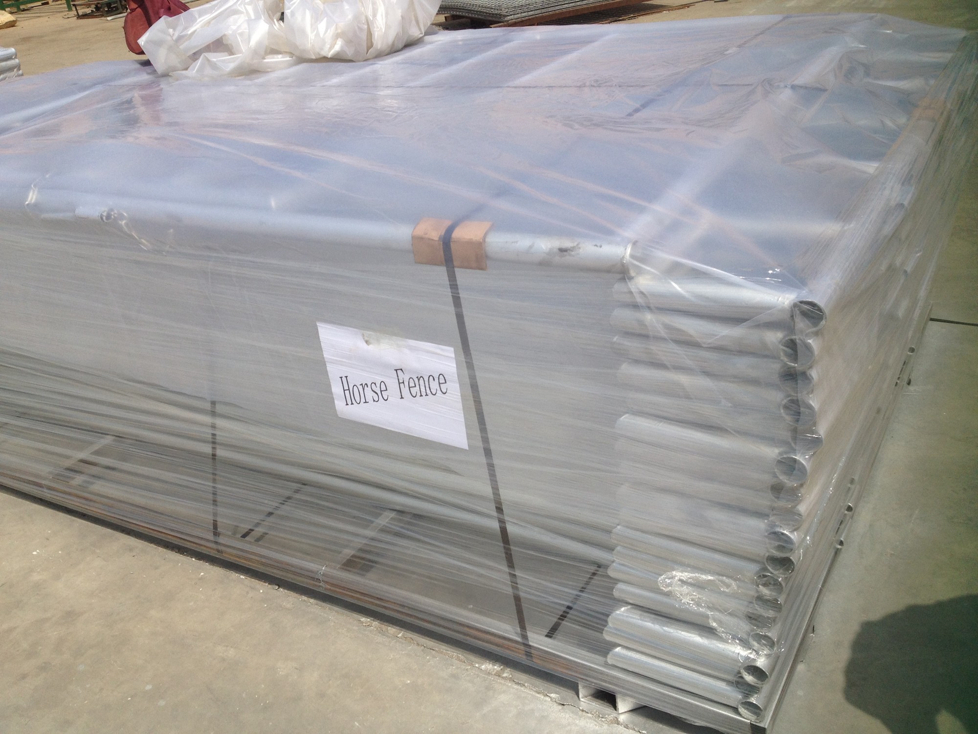 Carbon Steel 1.7m Portable Fence Panels For Livestock Cattle Yard