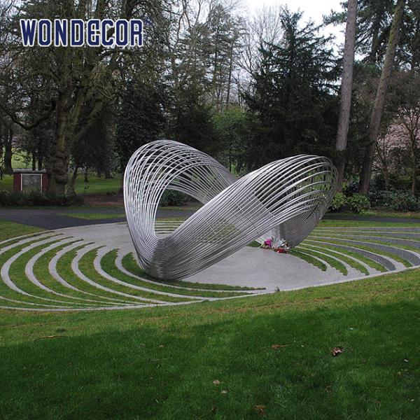 Public Stainless Steel Outdoor Sculpture Large Scale Geometric Line Splicing