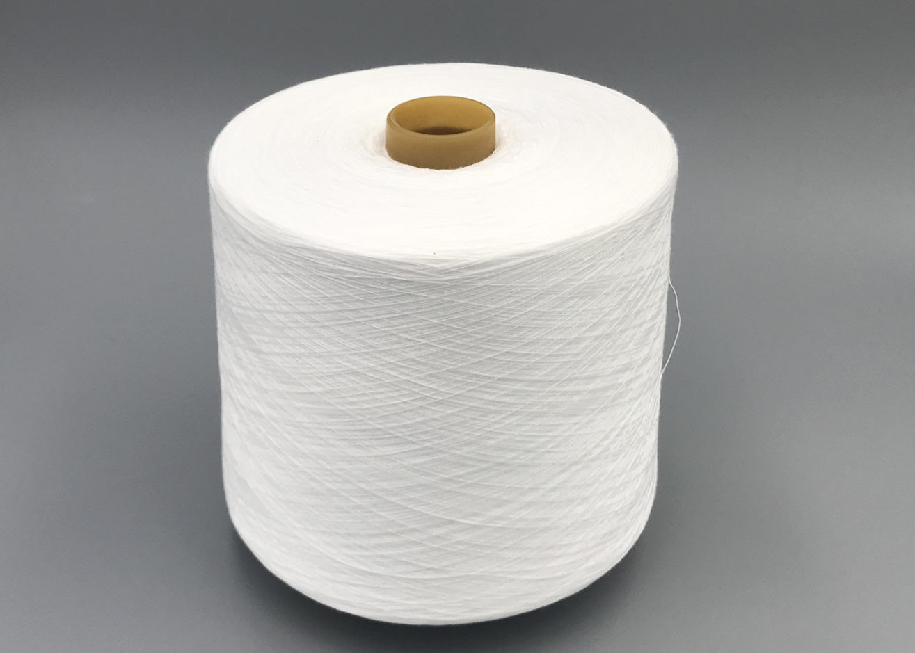 Anti-Pilling 40S/3 Raw white Spun Polyester Yarn For Overlock Sewing