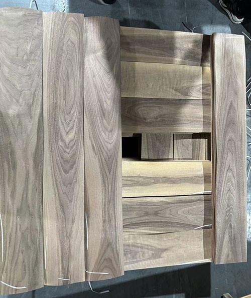 Buy cheap Slice Cut American Walnut Veneer Natural C Grade Thick 1.2mm Flooring from wholesalers