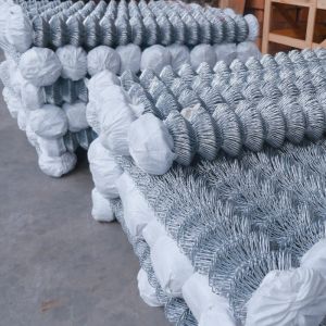 Hot Dip Galvanized Diamond Chain Link Fence Cyclone Wire Mesh