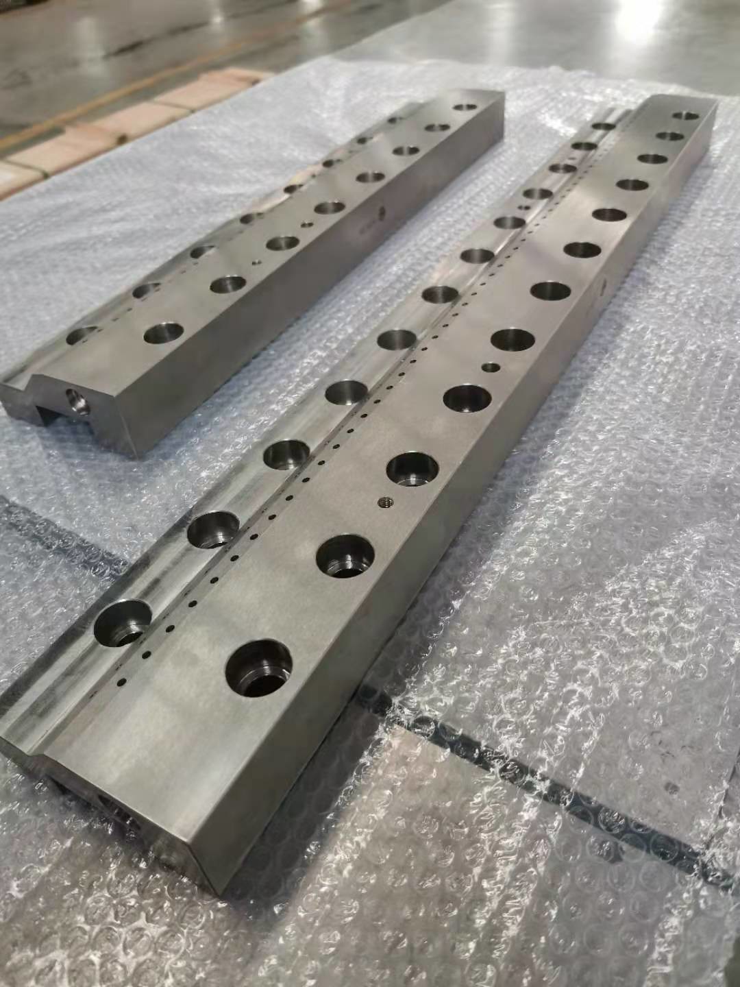 Wear And Corrosion Resistant Sandblasting Extruder Machine Parts Die Plates