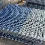 Catwalk Anti Corrosion Serrated Type Grating Heavy Duty Construction Galvanized
