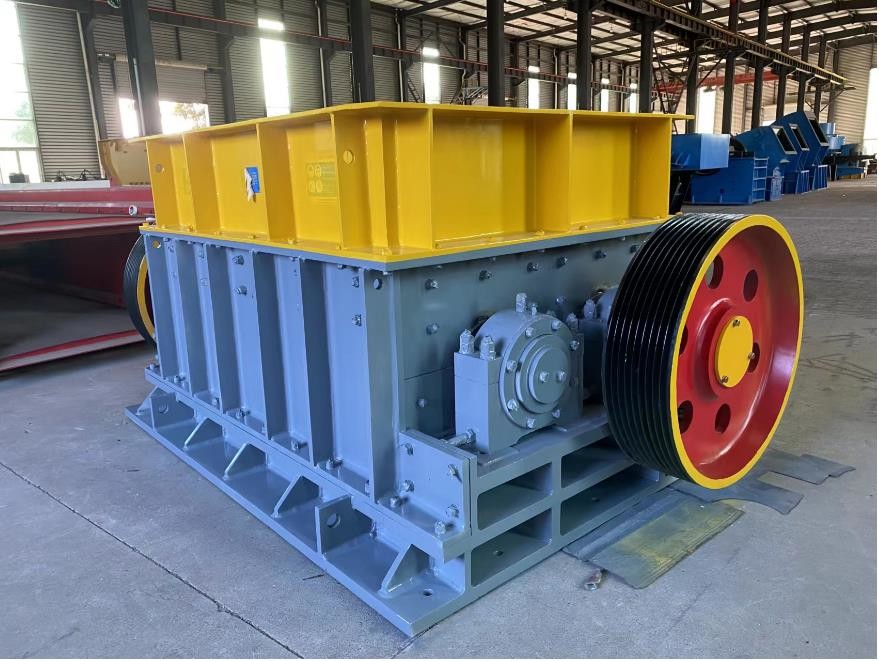 ISO9001 Coal Crushing Machines 75KW*2 Industrial Roller Crusher Low Energy Consumption