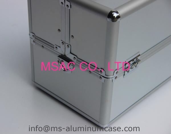Buy cheap Silver Aluminium Beauty Makeup Case 290 X 200 X 260mm from wholesalers