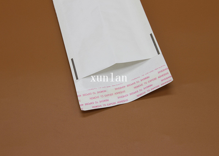White Flat Eco Lite Kraft Bubble Mailer PE Material For Packaging Clothes