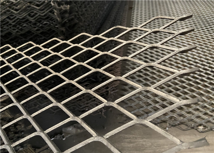 Low Carbon Steel Expanded Metal Mesh Galvanized For Building 1 * 2m 4.0mm