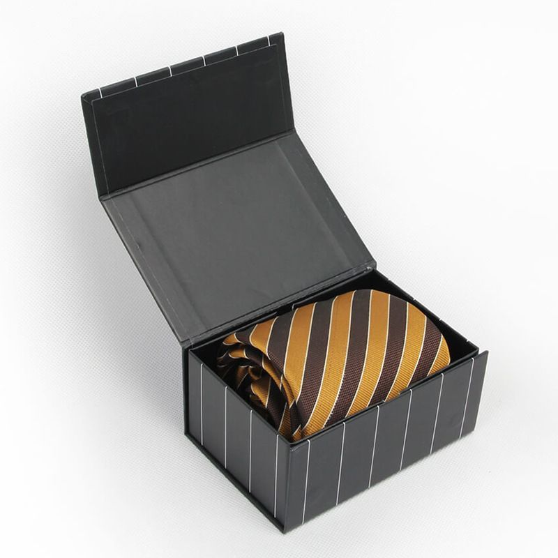 Custom Luxury Foldable Magnetic Paper Cardboard Christmas Gift Box Wedding Party Festival Gift Folding Packaging Boxes for Cosmetics Makeup Jewelry Clothes Tie