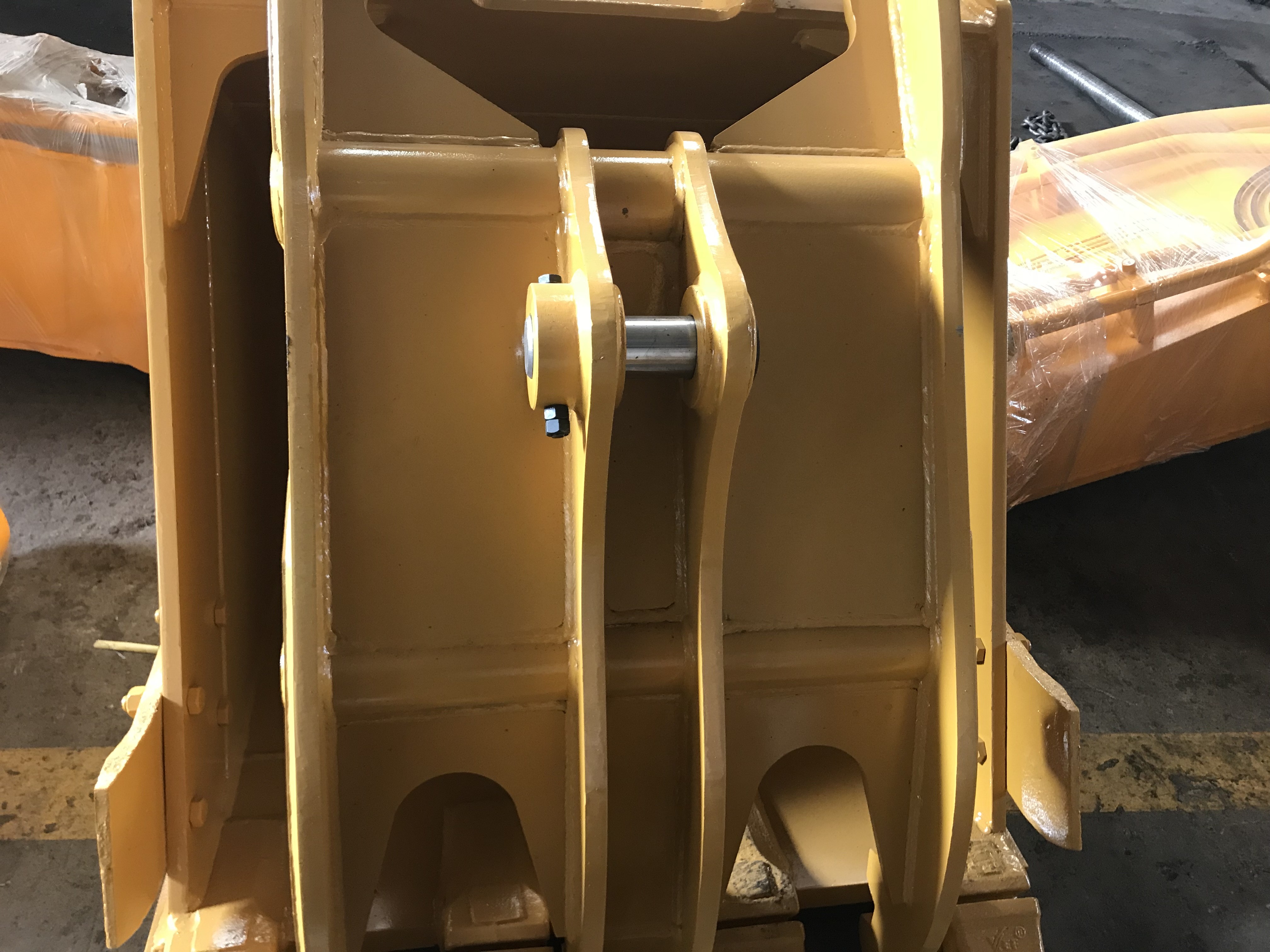 A Check Valve Qc Process Mini Hydraulic Excavator Thumb Bucket For SK120 SK160 SK220