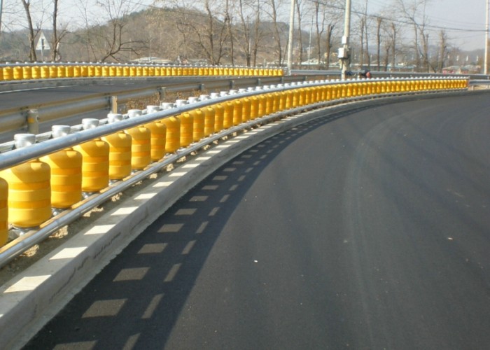 Red Color Safety Roller Safety Barrier , Tunnel Entrance Roller Road Barrier