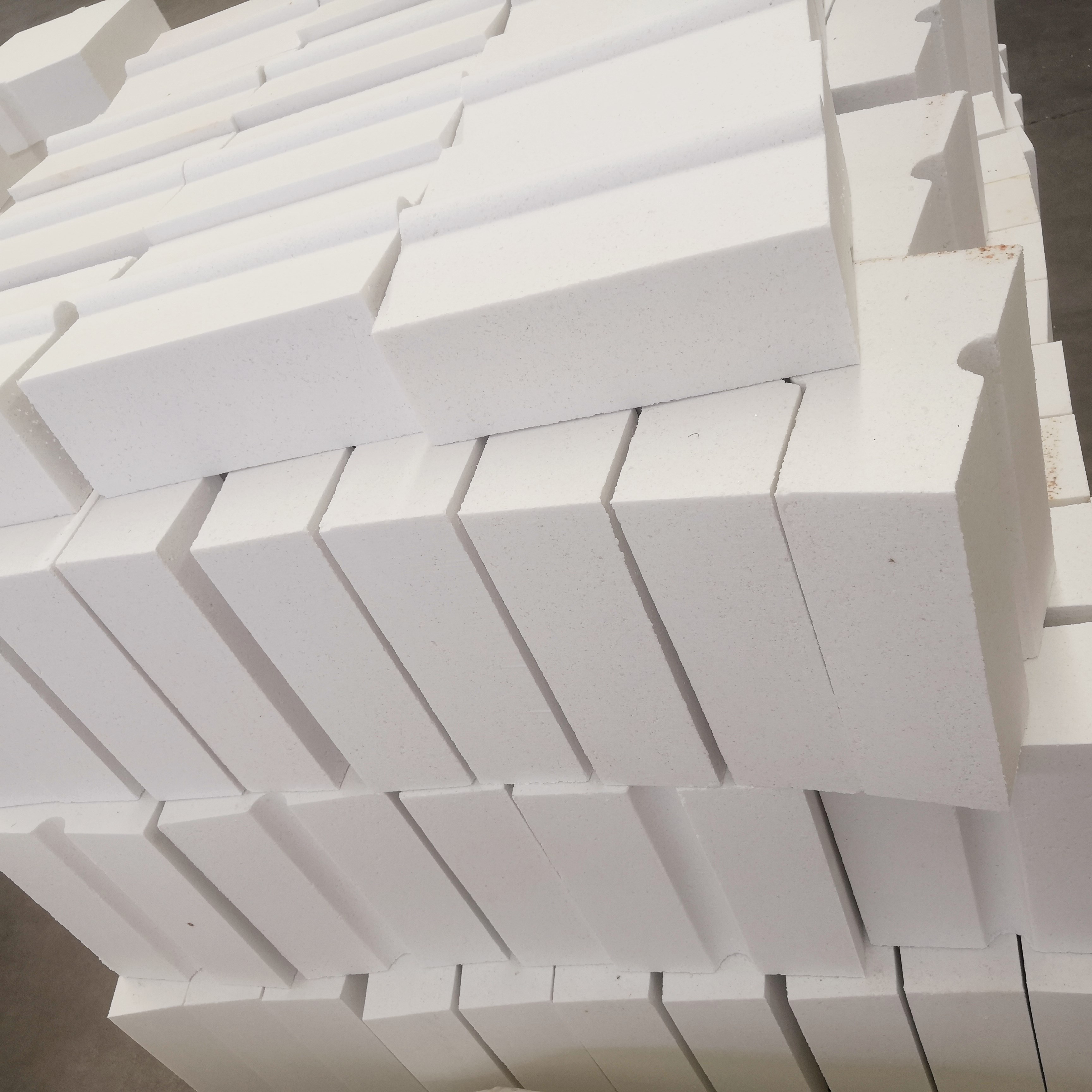 High Alumina Bauxite Carbon Black Furnace High Pure Alumina Mullite Corundum Refractory Brick