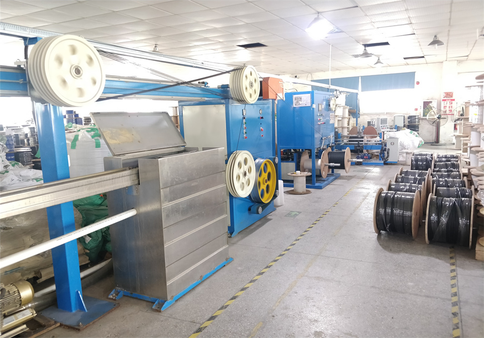 Stainless Steel OM3 OM4 Armored Fiber 6 Core G652D PVC LSZH