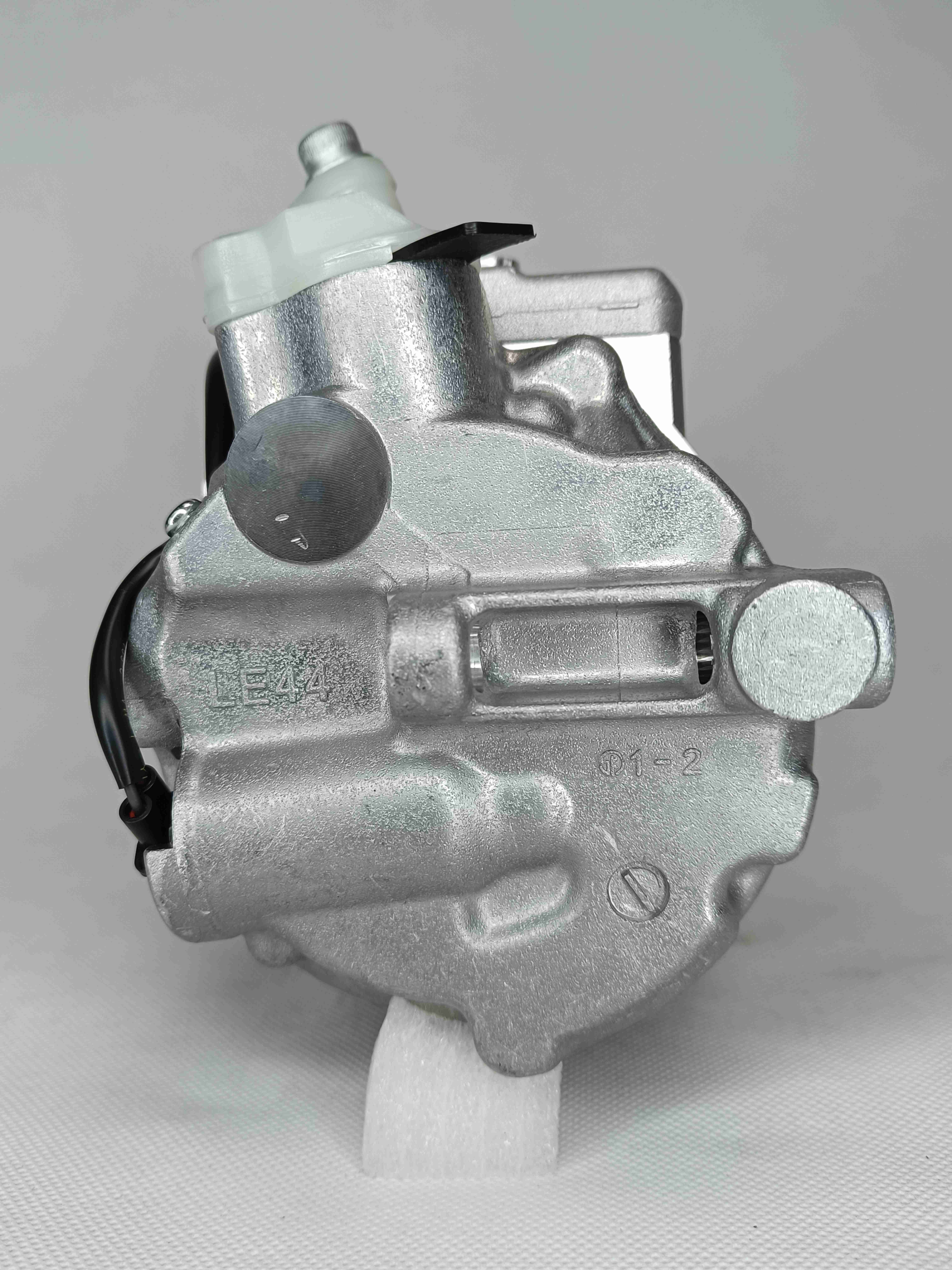 Auto Ac Conditioning Compressor For Benz W202 W220 0002309111