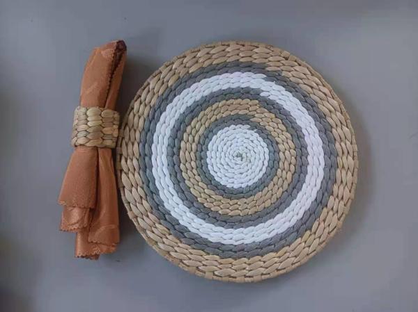 Buy cheap Hot Sale Eco- friendly Handmade Natural Water Hyacinth Woven Table Placemat Seagrass Rattan Straw Placemats Mats from wholesalers