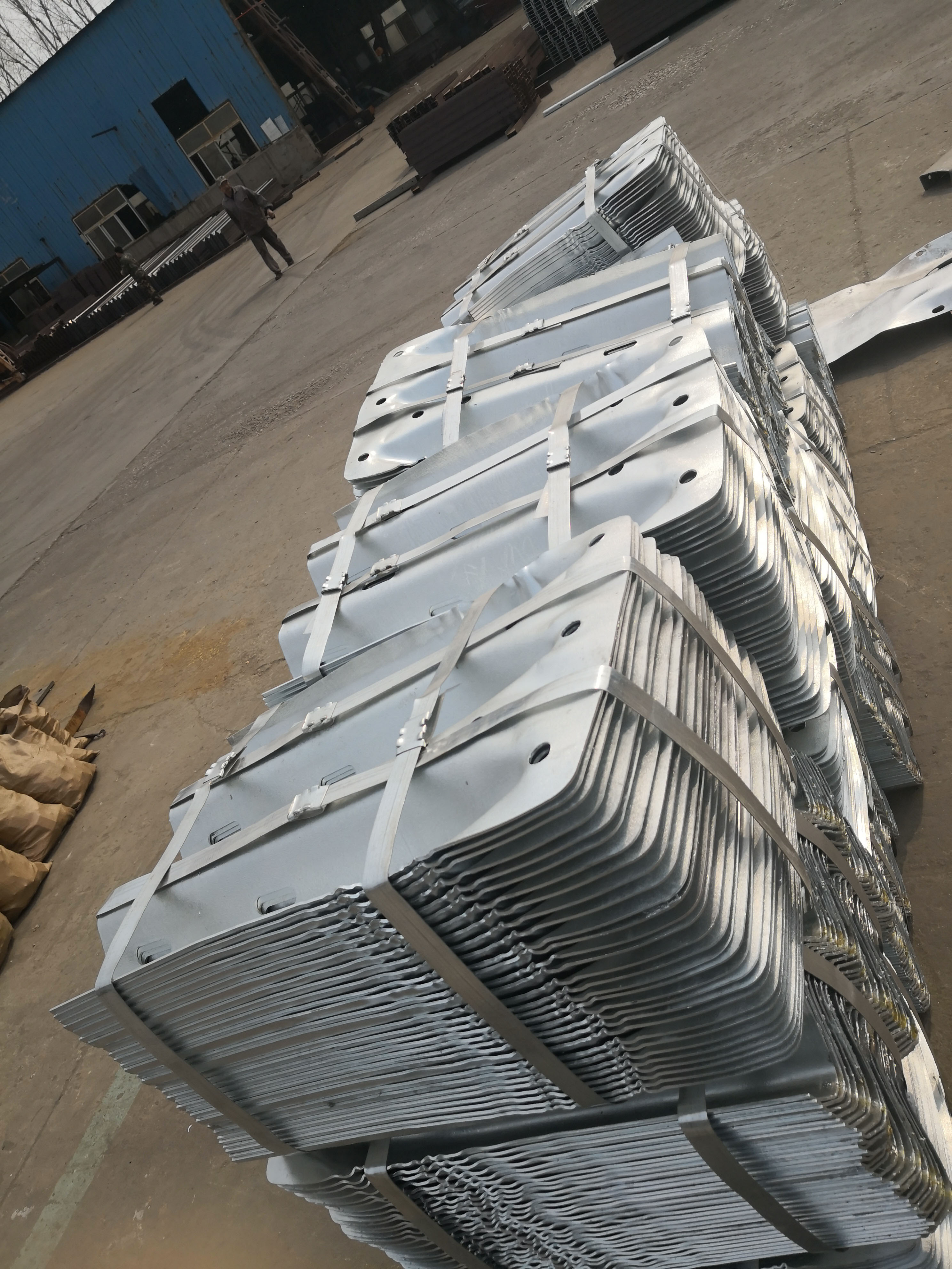Roadway Safety Galvanized Steel Guard Rail Bridge End Terminal for Accident Prevention
