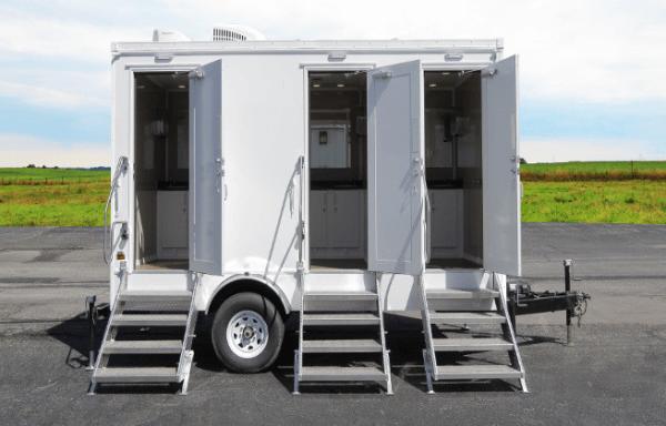 Buy cheap 3 Statio Trailer Portable Toilet Modern Style Non Slip Flooring from wholesalers