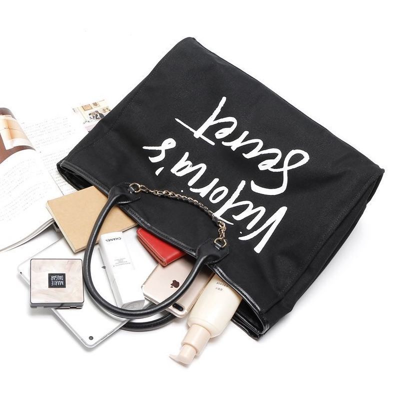 Natural Canvas Tote Bag 39*32*15CM Fashionable Text Pattern With Chain