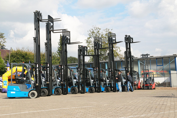 AC Drive Motors Battery Powered Forklift 3m 2.5T Electric Counterbalance Truck