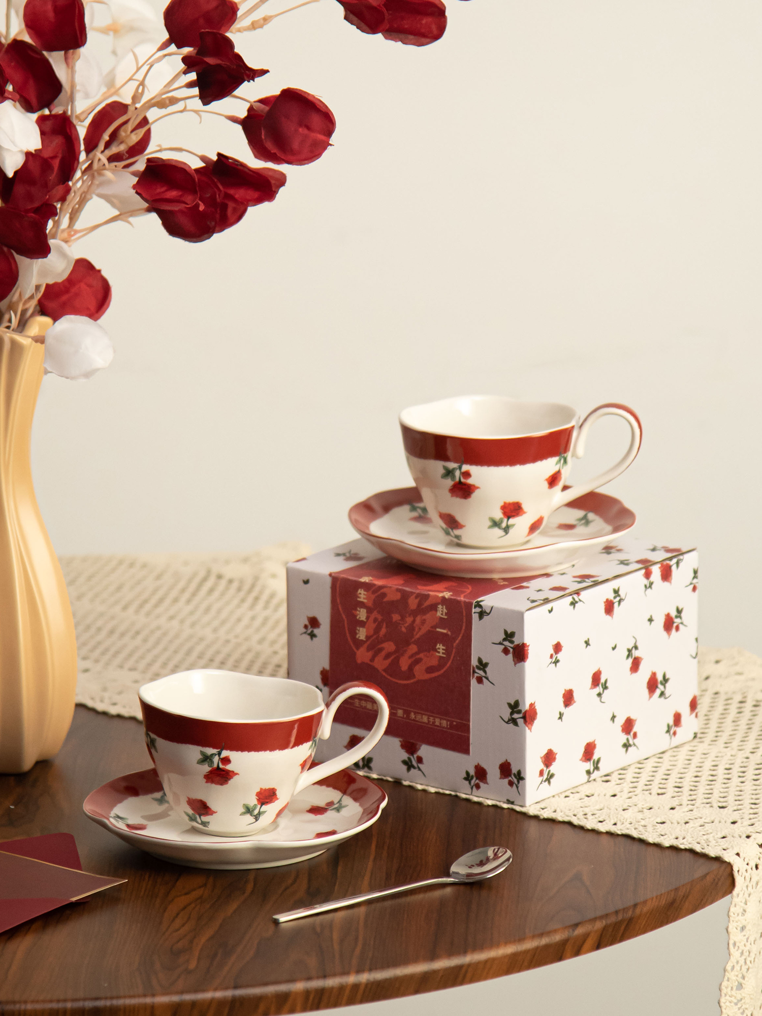 Vintage Design Porcelain Tea Cup And Saucer 210ml Volume Coffee Mug Rosalina Set
