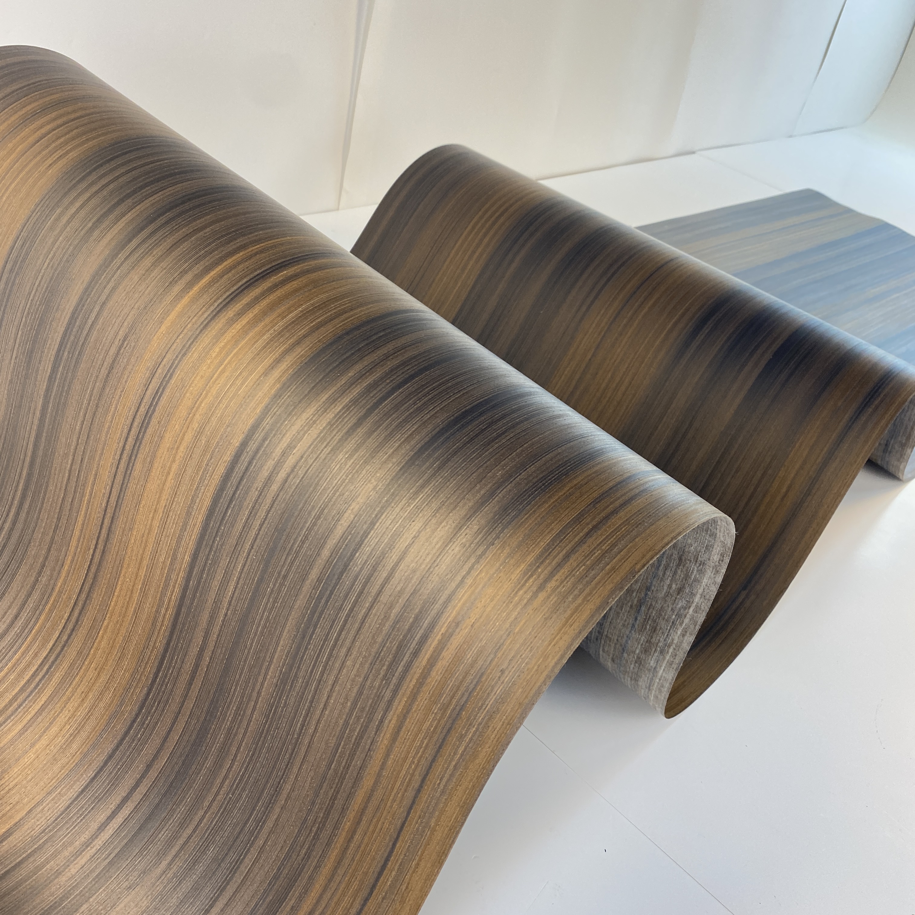 Natural Solid Engineered Wood Veneer Smoked Eucalyptus Wood Veneer for Decorating Panel Furniture