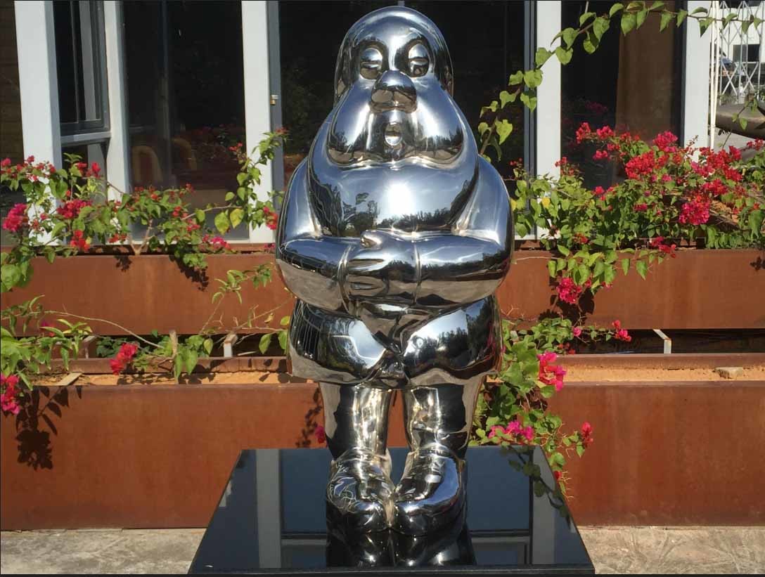 Mirror Polished Metal Garden Statues Cartoon Style In Welding Technique