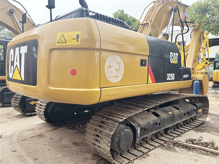 Cat 325D Excavator Made in Japan Good Condition with 2707 Working Hours in Shanghai
