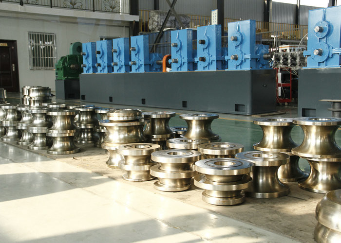 Carbon Steel ERW Pipe Mill Machine / Pipe Tube Mill Max 80m/Min Worm Gearing