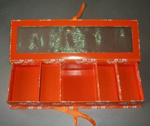 Wholesale customized gift carton packaging box with PVC window