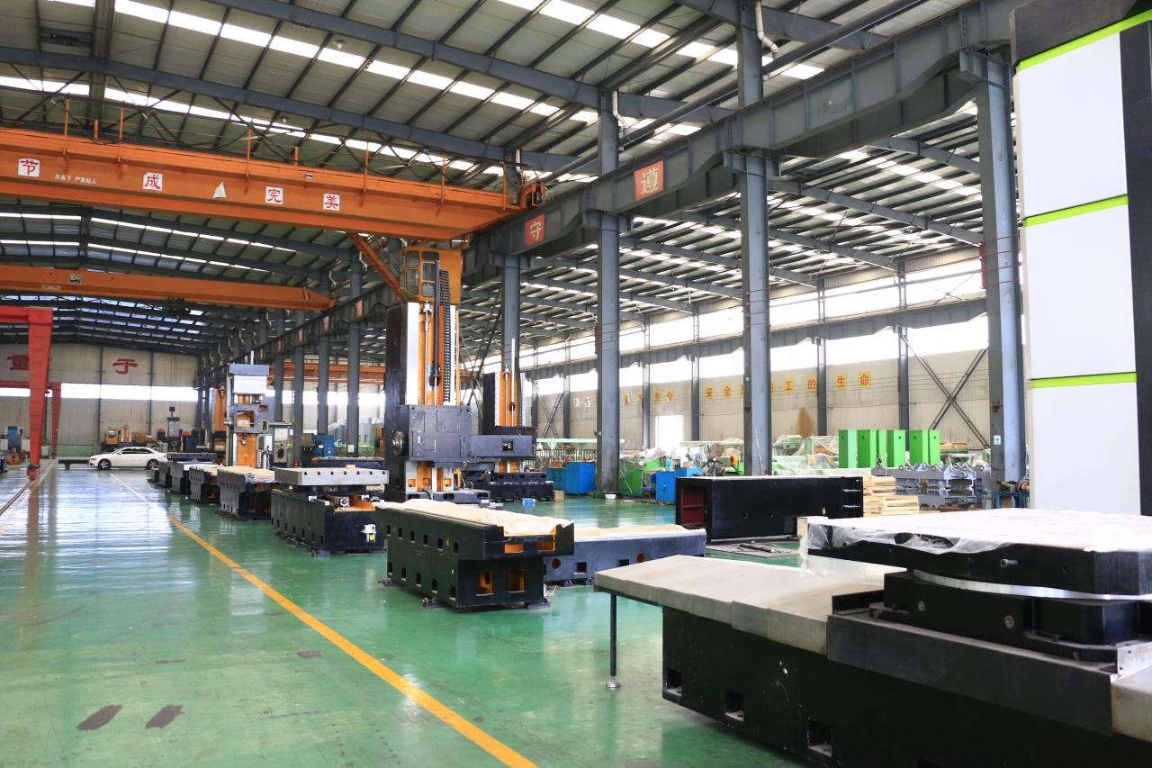Metal Mold Remote Monitoring PLC Horizontal Boring-Milling Machine 700mm Table Travel