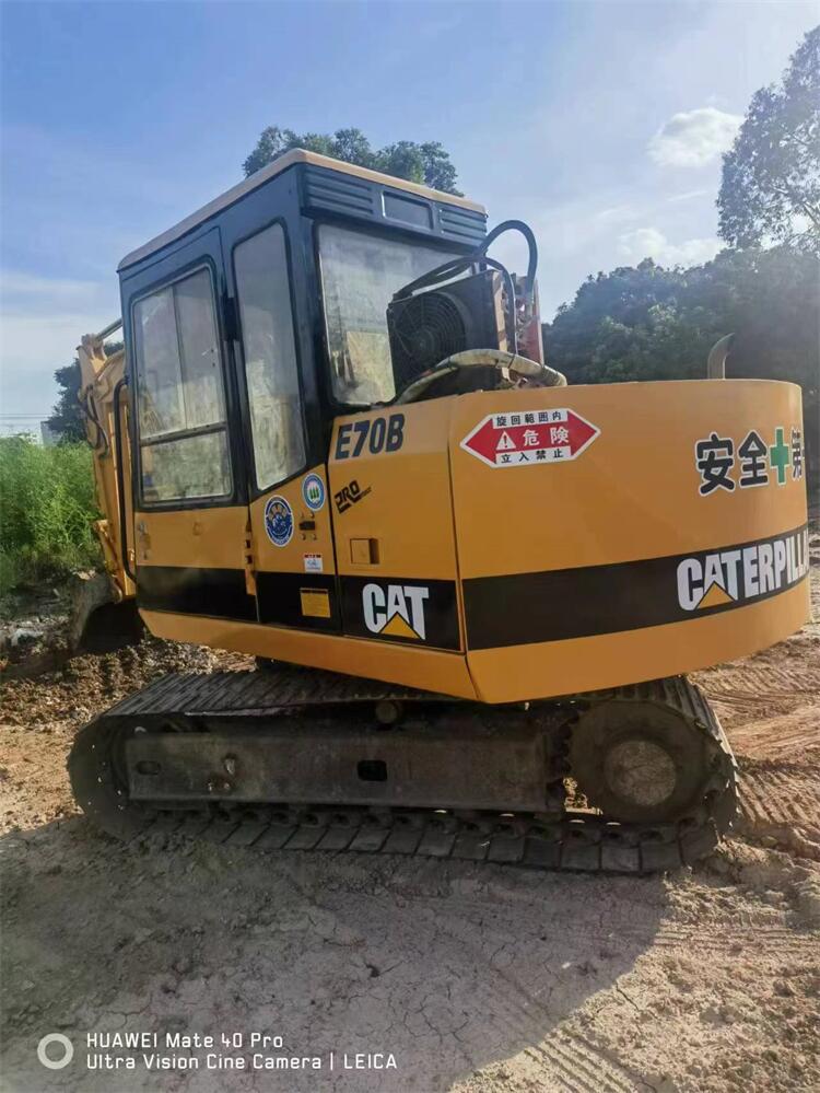 Used Excavator CAT E70B with Original Hydraulic Pump and Automatic Air Condition