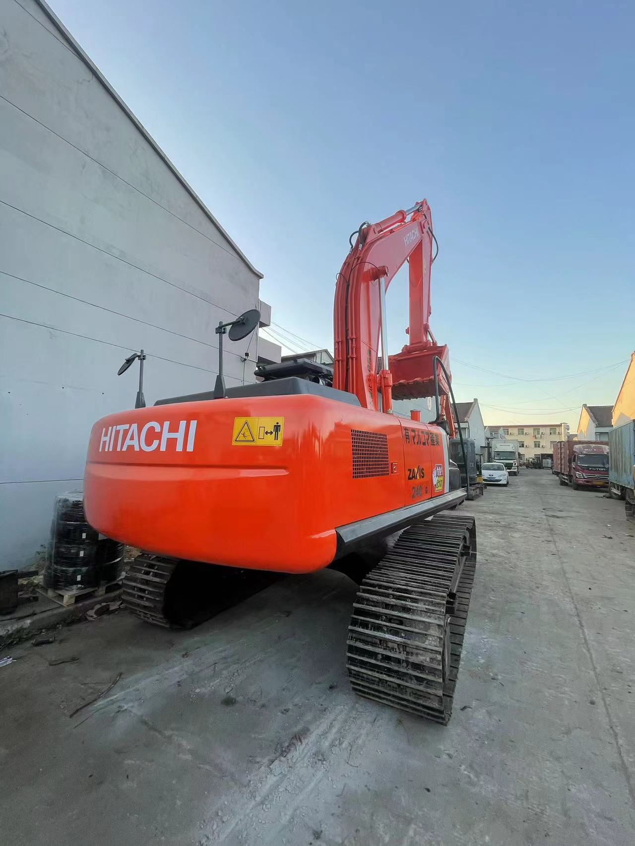 Excav used mini excavator Hitachi 240 digger with excellent performance excav used sale for welcome to ask