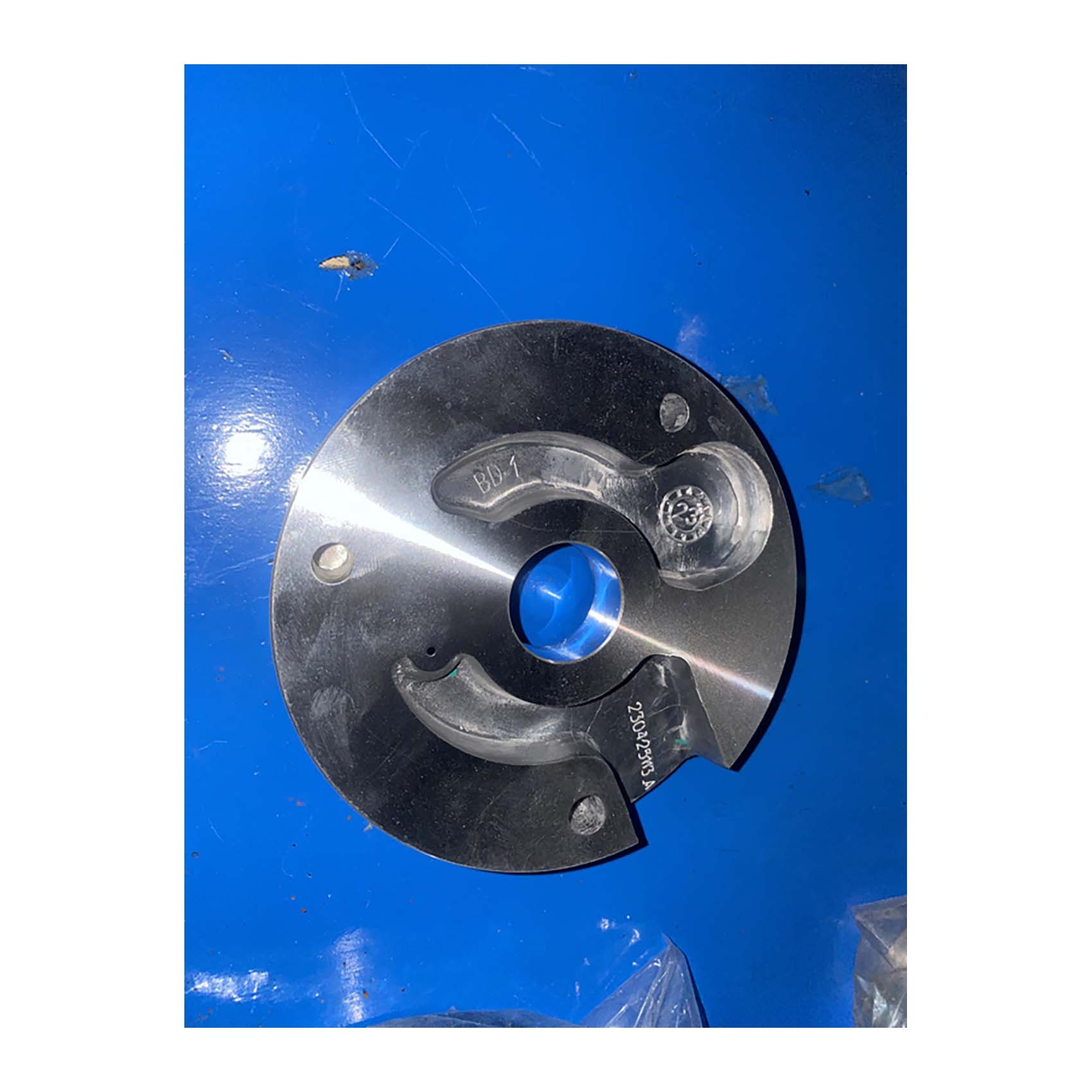Transmission Oil Pump Cover 1325 303 017 for Howo Truck 16S2220TO 16S2230TO Gearbox