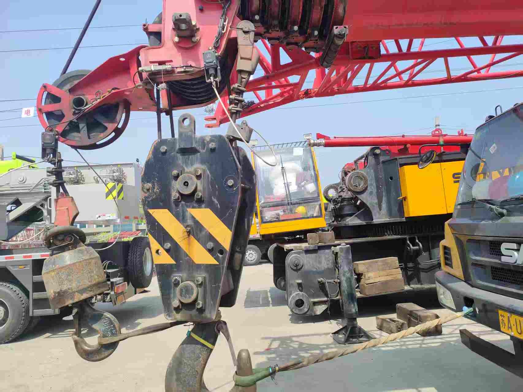 Mobile Truck Crane For Sale 80 Tons Direct Source Max Working Height 57.6 Meters