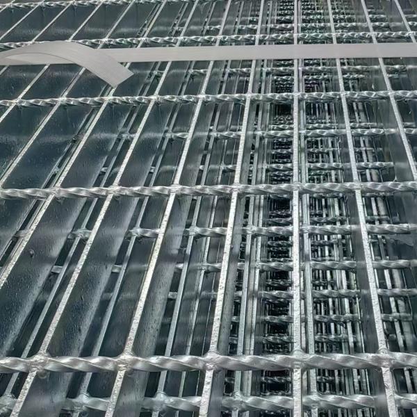 Buy cheap 3mm Cross Bar Anti Rust Steel Grating Flat Steel Grating from wholesalers