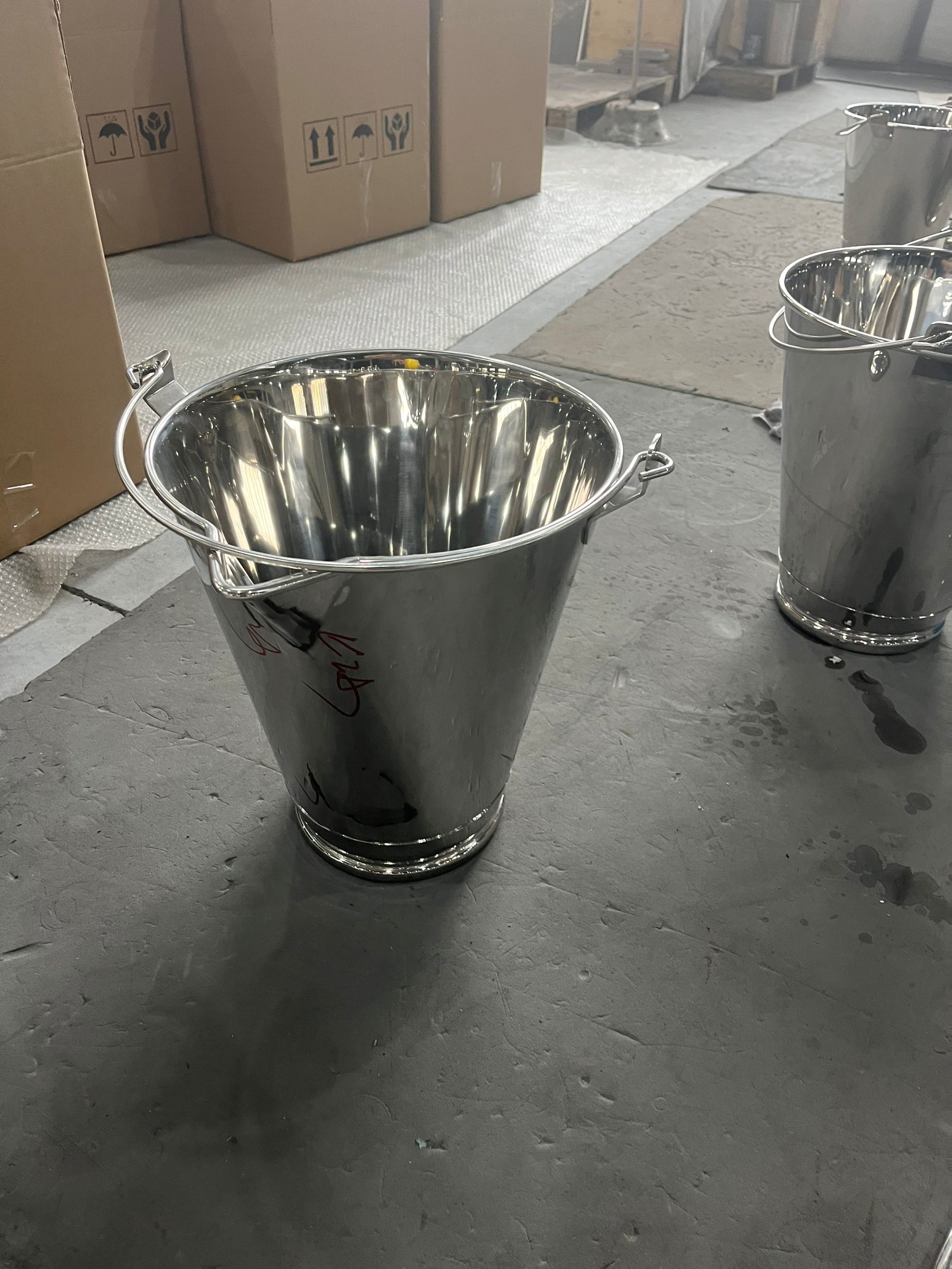 20L Stainless Steel Milk Pail With Pulling Handle 316L Satt Finish