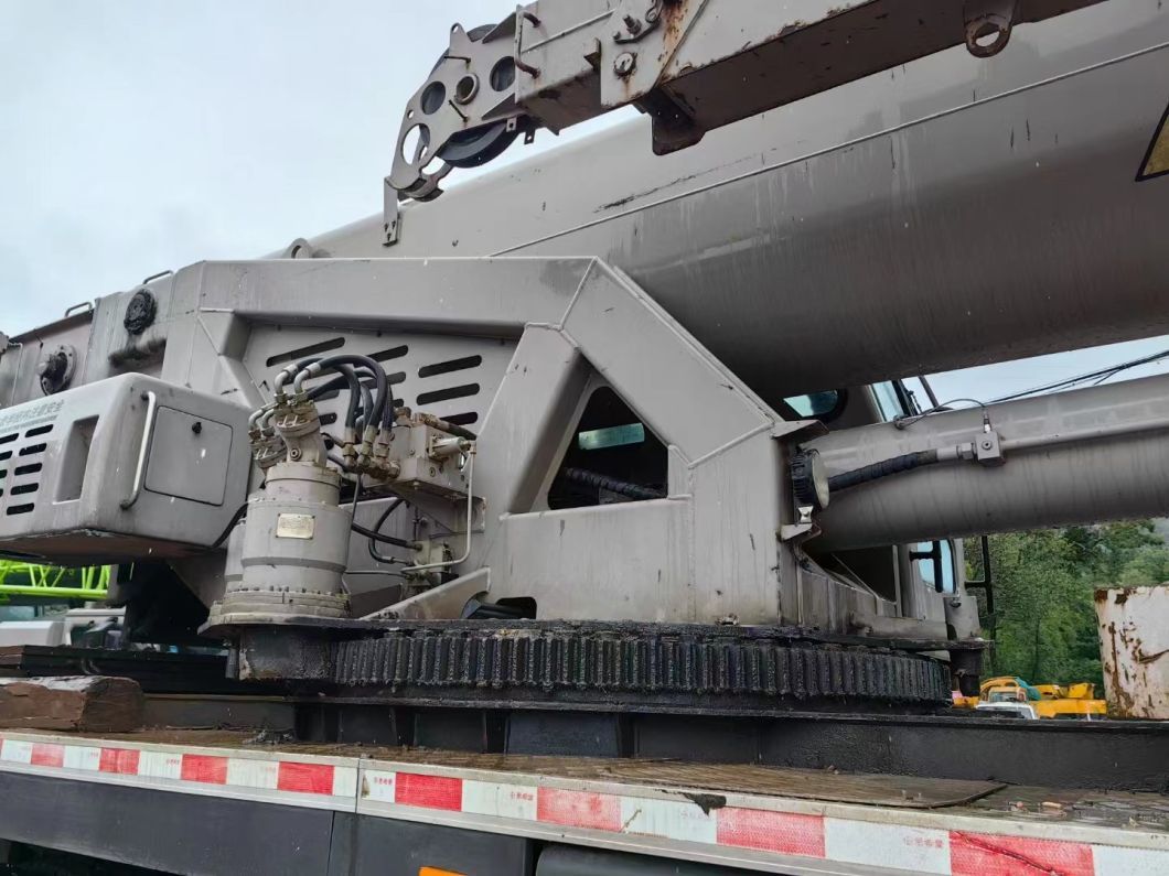 Zoomlion Mobile Truck Crane 80 Tons of Factory Inventory Clearance Discount Sale