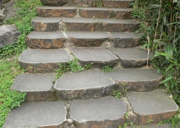 Buy cheap Garden Natural Paving Stones Hard Cobble Basalt Stone Construction from wholesalers