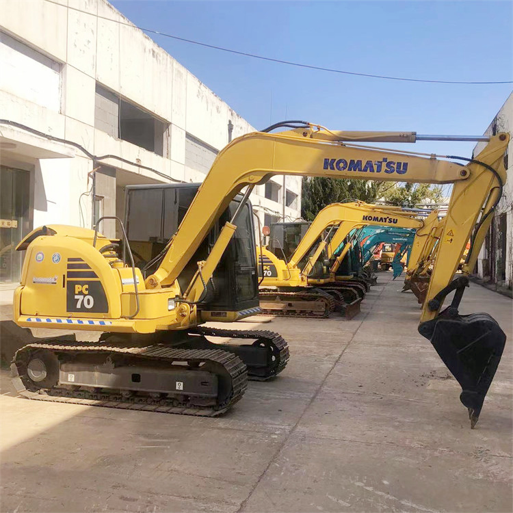 Japan-Made Crawler Chain and Original Hydraulic Cylinder for Shanghai 7 Ton Excavator