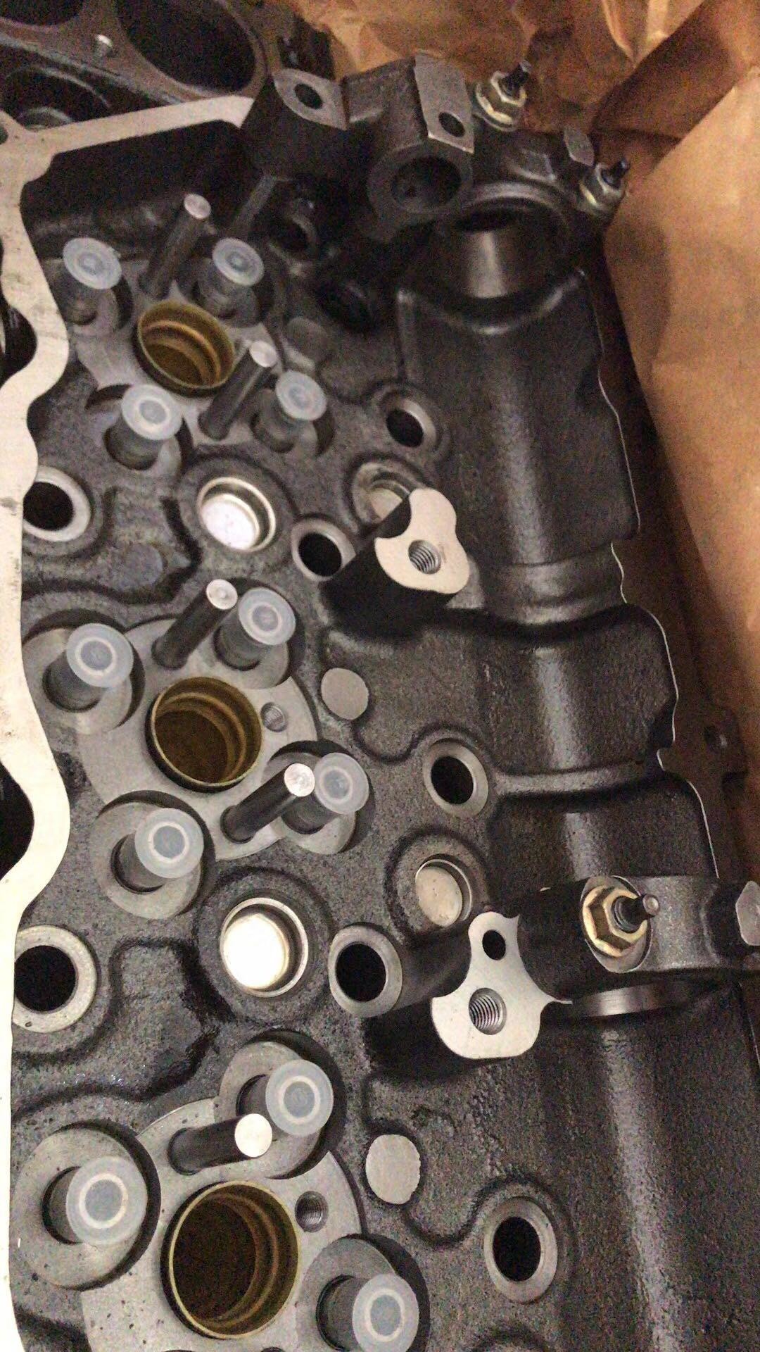 Isuzu 6HK1 Bare Cylinder Head ZAX330 ZAX350 Cylinder Head Replacement