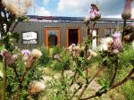 Metal Shipping Container Homes Glass Wool Insulation With Bolts Lock Glass Door