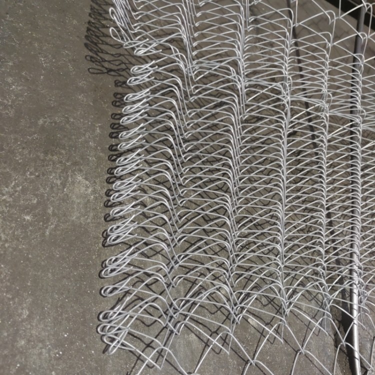 hot dip galvanized 6' tall diamond hole chain link iron wire mesh fence pvc coated vinyl fence