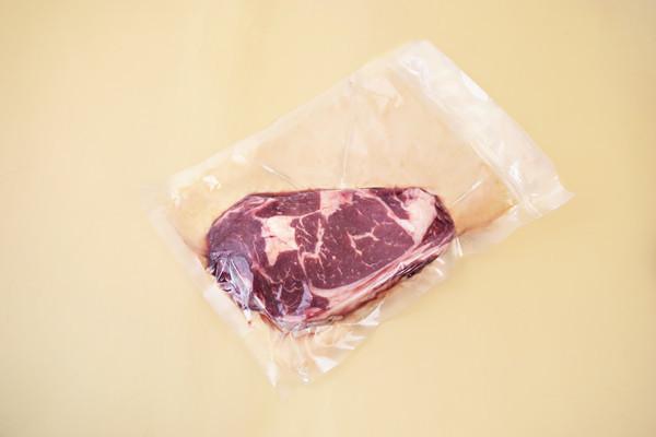70 Micron PA PE Medium Barrier Vacuum Packaging Pouches For Frozen Or Fresh Meat