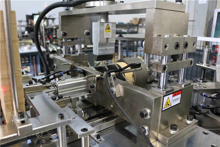 Fully automatic high speed paper coffee cup cover forming machine without glue
