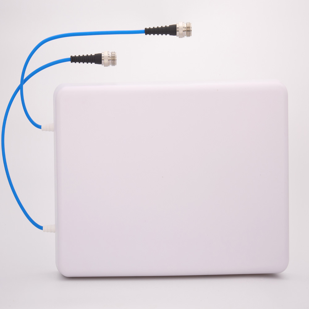 885-960MHz/1710-2675MHz Outdoor Distribution Four Port Dual Band Antenna