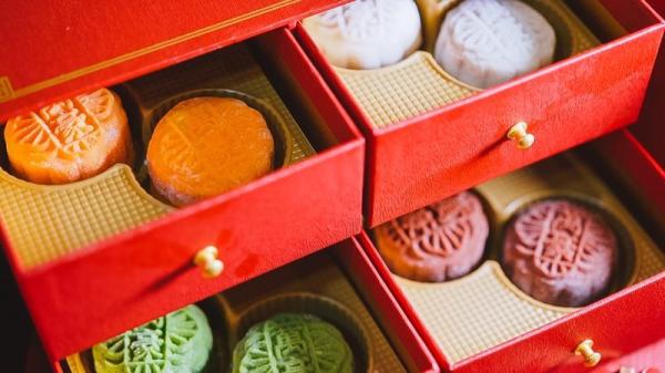 Buy cheap CMYK 4 Color Cookie Packaging Box Flip Top Gift Hard Elegant Mooncake Box from wholesalers