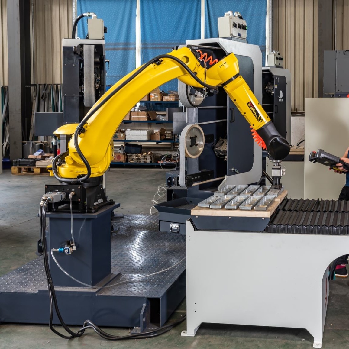 Easy Operation Robotic Buffing Machine With 1.5KW Stepper Motor